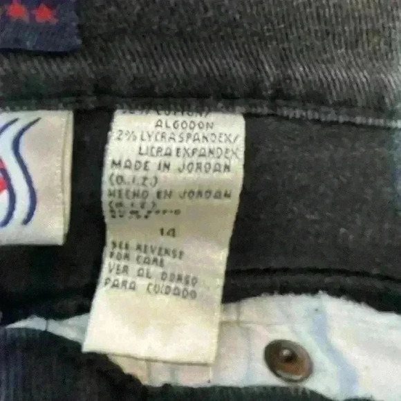 Vintage Bill Blass Black high waisted (high rise) Jean Shorts- Size 14 - Picture 9 of 10